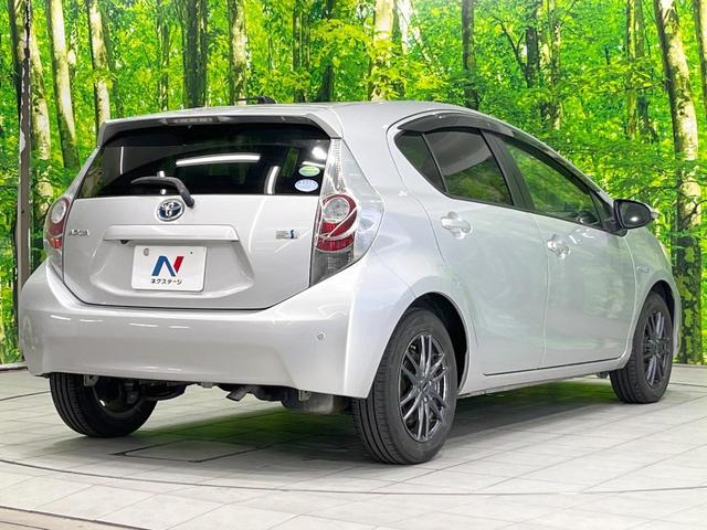 アクア Ｇ　純正ナビ　バックカメラ　スマートキー　ビルトインＥＴＣ　オートライト　オートエアコン　Ｂｌｕｅｔｏｏｔｈ　ＣＤ　ＤＶＤ再生　フルセグ　純正革巻きステアリング　トラクションコントロール（17枚目）