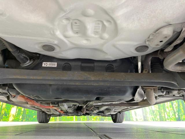 アクア Ｇ　純正ナビ　バックカメラ　スマートキー　ビルトインＥＴＣ　オートライト　オートエアコン　Ｂｌｕｅｔｏｏｔｈ　ＣＤ　ＤＶＤ再生　フルセグ　純正革巻きステアリング　トラクションコントロール（19枚目）