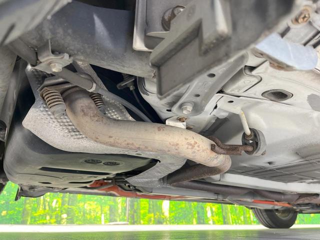 アクア Ｇ　純正ナビ　バックカメラ　スマートキー　ビルトインＥＴＣ　オートライト　オートエアコン　Ｂｌｕｅｔｏｏｔｈ　ＣＤ　ＤＶＤ再生　フルセグ　純正革巻きステアリング　トラクションコントロール（22枚目）