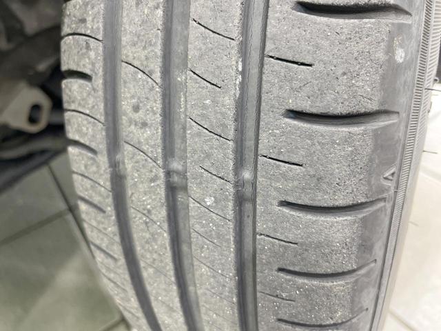 アクア Ｇ　純正ナビ　バックカメラ　スマートキー　ビルトインＥＴＣ　オートライト　オートエアコン　Ｂｌｕｅｔｏｏｔｈ　ＣＤ　ＤＶＤ再生　フルセグ　純正革巻きステアリング　トラクションコントロール（24枚目）