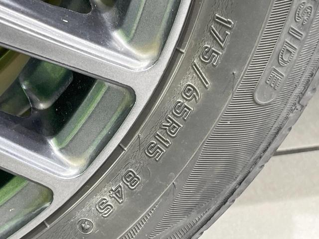 アクア Ｇ　純正ナビ　バックカメラ　スマートキー　ビルトインＥＴＣ　オートライト　オートエアコン　Ｂｌｕｅｔｏｏｔｈ　ＣＤ　ＤＶＤ再生　フルセグ　純正革巻きステアリング　トラクションコントロール（25枚目）