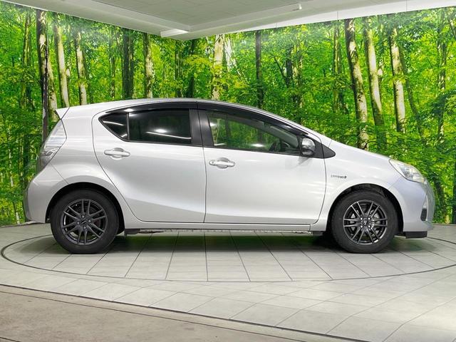 アクア Ｇ　純正ナビ　バックカメラ　スマートキー　ビルトインＥＴＣ　オートライト　オートエアコン　Ｂｌｕｅｔｏｏｔｈ　ＣＤ　ＤＶＤ再生　フルセグ　純正革巻きステアリング　トラクションコントロール（30枚目）