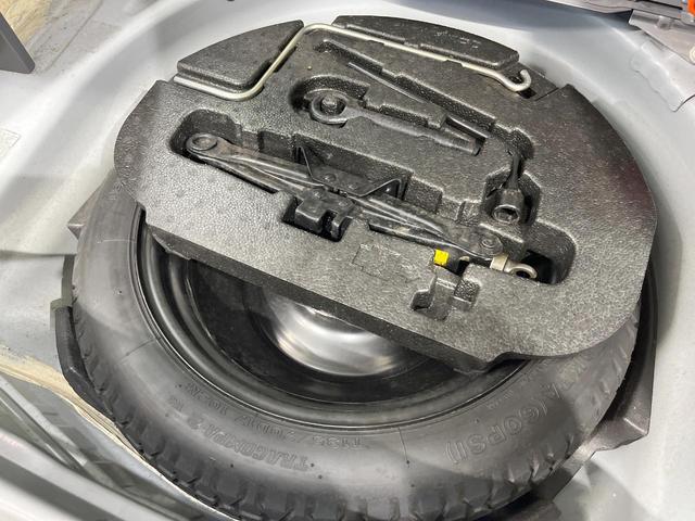 プリウスアルファ Ｓツーリングセレクション　バックカメラ　禁煙車　ドラレコ　スマートキー　ＬＥＤヘッド　ビルトインＥＴＣ　純正１７インチアルミ　オートライト　オートエアコン　Ｂｌｕｅｔｏｏｔｈ　ＣＤ　ＤＶＤ再生　地デジ（54枚目）