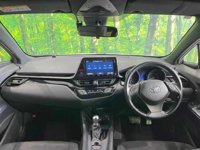 C-HR S LEDパッケージ バックカメラ 衝突被害軽減システム レーダークルーズ 禁煙車 ドラレコ コーナーセンサー スマートキー LEDヘッド ビルトインETC オートハイビーム オートライト デュアルエアコン(2枚目)