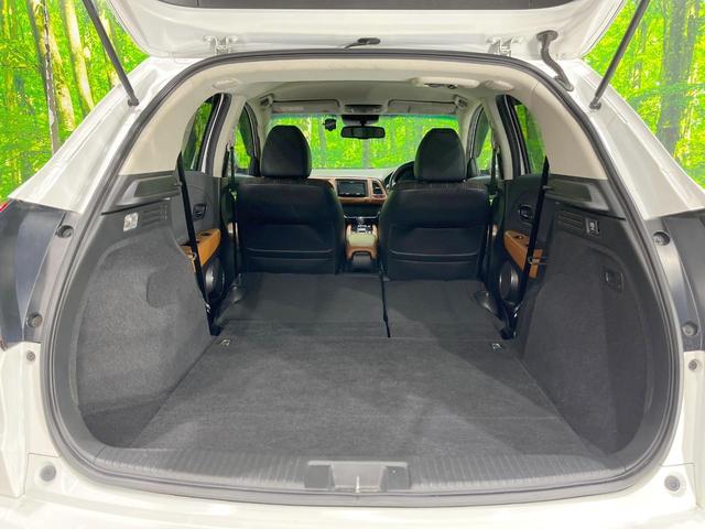 ヴェゼル ハイブリッドＺ　バックカメラ　衝突被害軽減システム　禁煙車　ハーフレザーシート　スマートキー　ＬＥＤヘッド　ＥＴＣ　クルコン　純正１８インチアルミ　オートライト　デュアルエアコン　Ｂｌｕｅｔｏｏｔｈ　ＣＤ（10枚目）