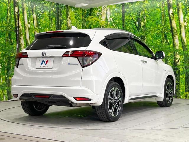 ヴェゼル ハイブリッドＺ　バックカメラ　衝突被害軽減システム　禁煙車　ハーフレザーシート　スマートキー　ＬＥＤヘッド　ＥＴＣ　クルコン　純正１８インチアルミ　オートライト　デュアルエアコン　Ｂｌｕｅｔｏｏｔｈ　ＣＤ（17枚目）