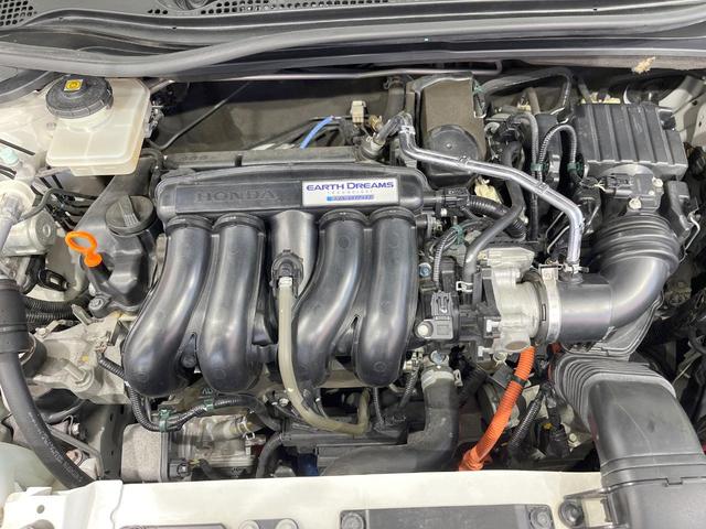 ヴェゼル ハイブリッドＺ　バックカメラ　衝突被害軽減システム　禁煙車　ハーフレザーシート　スマートキー　ＬＥＤヘッド　ＥＴＣ　クルコン　純正１８インチアルミ　オートライト　デュアルエアコン　Ｂｌｕｅｔｏｏｔｈ　ＣＤ（18枚目）