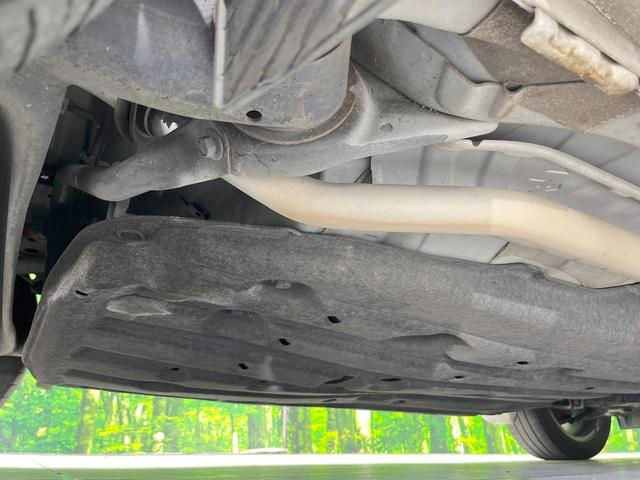 ヴェゼル ハイブリッドＺ　バックカメラ　衝突被害軽減システム　禁煙車　ハーフレザーシート　スマートキー　ＬＥＤヘッド　ＥＴＣ　クルコン　純正１８インチアルミ　オートライト　デュアルエアコン　Ｂｌｕｅｔｏｏｔｈ　ＣＤ（30枚目）