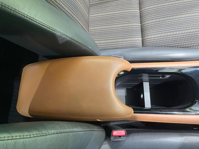 ヴェゼル ハイブリッドＺ　バックカメラ　衝突被害軽減システム　禁煙車　ハーフレザーシート　スマートキー　ＬＥＤヘッド　ＥＴＣ　クルコン　純正１８インチアルミ　オートライト　デュアルエアコン　Ｂｌｕｅｔｏｏｔｈ　ＣＤ（43枚目）