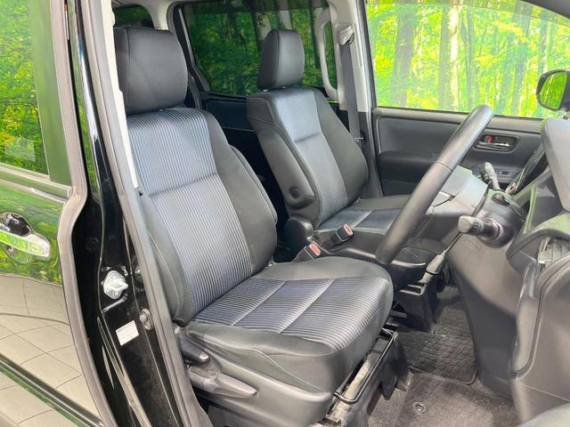 ヴォクシー ＺＳ　煌　純正ナビ　衝突被害軽減システム　バックカメラ　両側電動ドア　後席モニター　ドラレコ　スマートキー　ＬＥＤヘッド　ビルトインＥＴＣ　純正１６インチアルミ　車線逸脱警報　オートエアコン　Ｂｌｕｅｔｏｏｔｈ（8枚目）