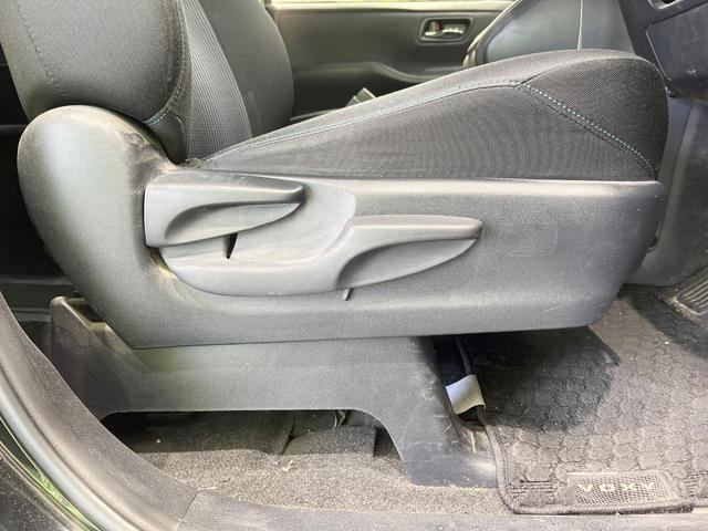 ヴォクシー ＺＳ　煌　純正ナビ　衝突被害軽減システム　バックカメラ　両側電動ドア　後席モニター　ドラレコ　スマートキー　ＬＥＤヘッド　ビルトインＥＴＣ　純正１６インチアルミ　車線逸脱警報　オートエアコン　Ｂｌｕｅｔｏｏｔｈ（37枚目）