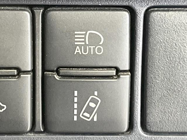 ヴォクシー ＺＳ　煌　純正ナビ　衝突被害軽減システム　バックカメラ　両側電動ドア　後席モニター　ドラレコ　スマートキー　ＬＥＤヘッド　ビルトインＥＴＣ　純正１６インチアルミ　車線逸脱警報　オートエアコン　Ｂｌｕｅｔｏｏｔｈ（43枚目）