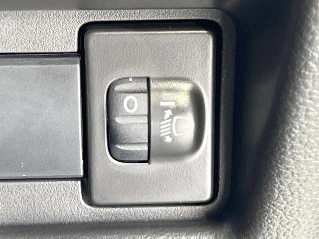 スペーシア ハイブリッドＧ　衝突被害軽減システム　コーナーセンサー　スマートキー　ＬＥＤヘッド　車線逸脱警報　オートライト　オートエアコン（35枚目）