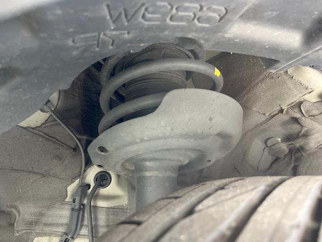 Ｃ－ＨＲ Ｇ　ナビ　衝突被害軽減システム　レーダークルーズ　バックカメラ　スマートキー　ＬＥＤヘッド　ビルトインＥＴＣ　純正１８インチアルミ　オートハイビーム　ハーフレザーシート　コーナーセンサー　車線逸脱警報（23枚目）