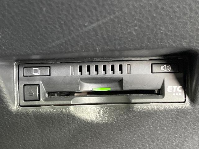 Ｃ－ＨＲ Ｇ　ナビ　衝突被害軽減システム　レーダークルーズ　バックカメラ　スマートキー　ＬＥＤヘッド　ビルトインＥＴＣ　純正１８インチアルミ　オートハイビーム　ハーフレザーシート　コーナーセンサー　車線逸脱警報（41枚目）