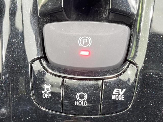 Ｃ－ＨＲ Ｇ　ナビ　衝突被害軽減システム　レーダークルーズ　バックカメラ　スマートキー　ＬＥＤヘッド　ビルトインＥＴＣ　純正１８インチアルミ　オートハイビーム　ハーフレザーシート　コーナーセンサー　車線逸脱警報（42枚目）