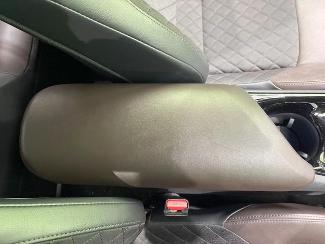 Ｃ－ＨＲ Ｇ　ナビ　衝突被害軽減システム　レーダークルーズ　バックカメラ　スマートキー　ＬＥＤヘッド　ビルトインＥＴＣ　純正１８インチアルミ　オートハイビーム　ハーフレザーシート　コーナーセンサー　車線逸脱警報（43枚目）