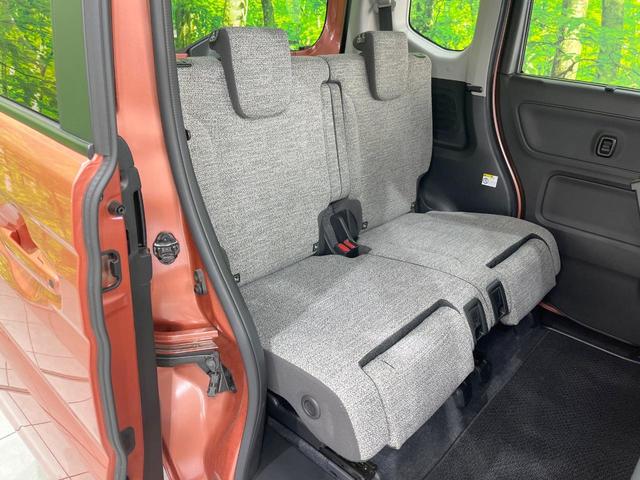 後部座席も気になるようなキズ・汚れやへたり等、大きなダメージはなく、良好な状態です。