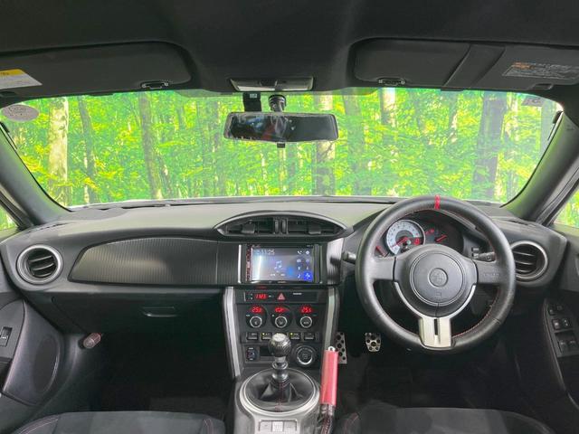 86 GT 6MT ナビ バックカメラ スマートキー HIDヘッド ETC 純正17インチアルミ オートライト デュアルエアコン Bluetooth CD パワーウィンドウ トラクションコントロール(2枚目)