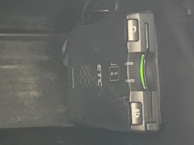 86 GT 6MT ナビ バックカメラ スマートキー HIDヘッド ETC 純正17インチアルミ オートライト デュアルエアコン Bluetooth CD パワーウィンドウ トラクションコントロール(7枚目)