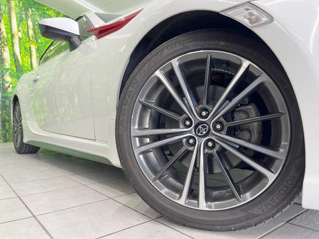 86 GT 6MT ナビ バックカメラ スマートキー HIDヘッド ETC 純正17インチアルミ オートライト デュアルエアコン Bluetooth CD パワーウィンドウ トラクションコントロール(13枚目)