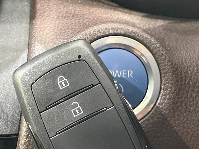 ヤリスクロス ハイブリッドＺ　純正８型ディスプレイオーディオ　衝突被害軽減システム　レーダークルーズ　スマートキー　ＬＥＤヘッド　ＥＴＣ２．０　全周囲カメラ　ハーフレザーシート　パワーシート　純正１８インチＡＷ　オートハイビーム（7枚目）