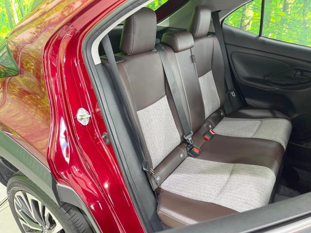 ヤリスクロス ハイブリッドＺ　純正８型ディスプレイオーディオ　衝突被害軽減システム　レーダークルーズ　スマートキー　ＬＥＤヘッド　ＥＴＣ２．０　全周囲カメラ　ハーフレザーシート　パワーシート　純正１８インチＡＷ　オートハイビーム（9枚目）