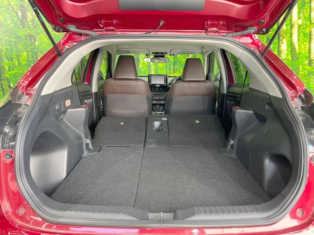 ヤリスクロス ハイブリッドＺ　純正８型ディスプレイオーディオ　衝突被害軽減システム　レーダークルーズ　スマートキー　ＬＥＤヘッド　ＥＴＣ２．０　全周囲カメラ　ハーフレザーシート　パワーシート　純正１８インチＡＷ　オートハイビーム（10枚目）