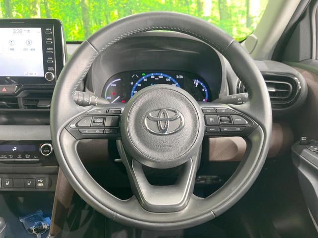 ヤリスクロス ハイブリッドＺ　純正８型ディスプレイオーディオ　衝突被害軽減システム　レーダークルーズ　スマートキー　ＬＥＤヘッド　ＥＴＣ２．０　全周囲カメラ　ハーフレザーシート　パワーシート　純正１８インチＡＷ　オートハイビーム（11枚目）