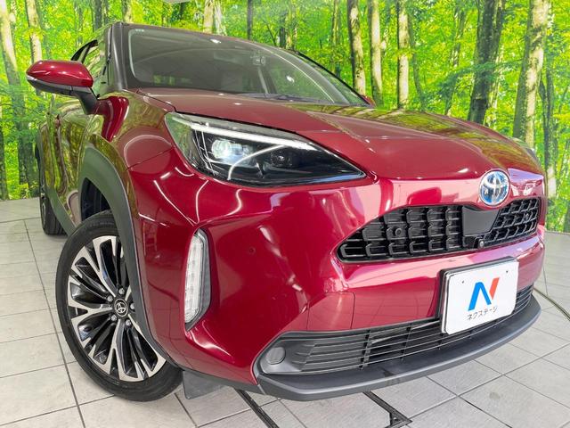 ヤリスクロス ハイブリッドＺ　純正８型ディスプレイオーディオ　衝突被害軽減システム　レーダークルーズ　スマートキー　ＬＥＤヘッド　ＥＴＣ２．０　全周囲カメラ　ハーフレザーシート　パワーシート　純正１８インチＡＷ　オートハイビーム（12枚目）