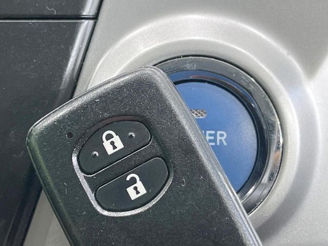 プリウスアルファ Ｓ　チューン　ブラック　純正ナビ　バックカメラ　衝突被害軽減システム　ドラレコ　スマートキー　ＨＩＤヘッド　ビルトインＥＴＣ　純正１６インチアルミ　オートライト　オートエアコン　Ｂｌｕｅｔｏｏｔｈ　ＣＤ　ＤＶＤ再生　フルセグ（5枚目）