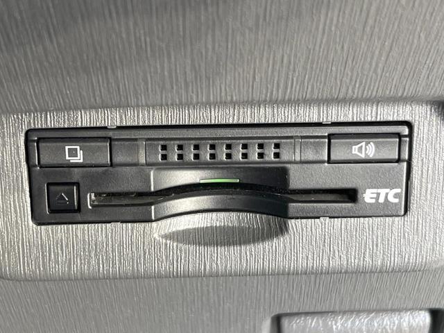 プリウスアルファ Ｓ　チューン　ブラック　純正ナビ　バックカメラ　衝突被害軽減システム　ドラレコ　スマートキー　ＨＩＤヘッド　ビルトインＥＴＣ　純正１６インチアルミ　オートライト　オートエアコン　Ｂｌｕｅｔｏｏｔｈ　ＣＤ　ＤＶＤ再生　フルセグ（6枚目）