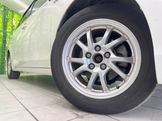 プリウスアルファ Ｓ　チューン　ブラック　純正ナビ　バックカメラ　衝突被害軽減システム　ドラレコ　スマートキー　ＨＩＤヘッド　ビルトインＥＴＣ　純正１６インチアルミ　オートライト　オートエアコン　Ｂｌｕｅｔｏｏｔｈ　ＣＤ　ＤＶＤ再生　フルセグ（13枚目）