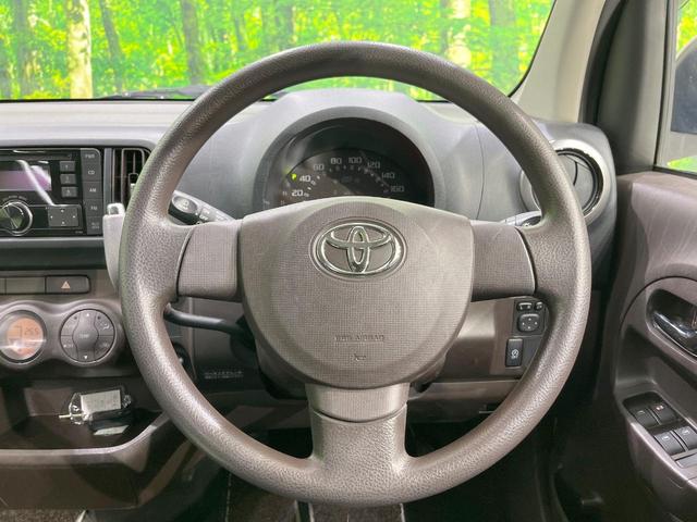 インテリアに合わせたデザインのステアリングは、運転される方のことも考え、運転しやすい形状、大きさです。是非一度、実際に触ってお確かめください。