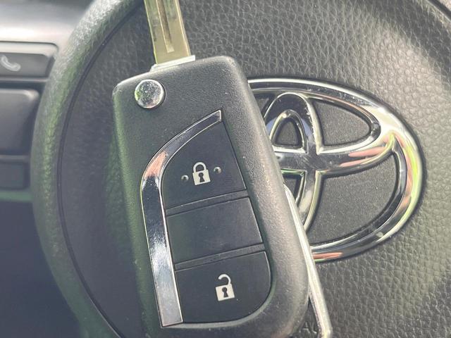 ヤリス ハイブリッドＸ　純正ナビ　バックカメラ　１００Ｖ電源　衝突被害軽減システム　レーダークルーズ　禁煙車　スマートキー　ＬＥＤヘッド　ビルトインＥＴＣ　車線逸脱警報　オートエアコン　Ｂｌｕｅｔｏｏｔｈ（5枚目）