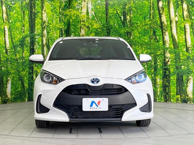 ヤリス ハイブリッドＸ　純正ナビ　バックカメラ　１００Ｖ電源　衝突被害軽減システム　レーダークルーズ　禁煙車　スマートキー　ＬＥＤヘッド　ビルトインＥＴＣ　車線逸脱警報　オートエアコン　Ｂｌｕｅｔｏｏｔｈ（14枚目）