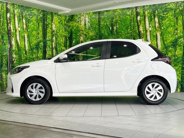 ヤリス ハイブリッドＸ　純正ナビ　バックカメラ　１００Ｖ電源　衝突被害軽減システム　レーダークルーズ　禁煙車　スマートキー　ＬＥＤヘッド　ビルトインＥＴＣ　車線逸脱警報　オートエアコン　Ｂｌｕｅｔｏｏｔｈ（22枚目）