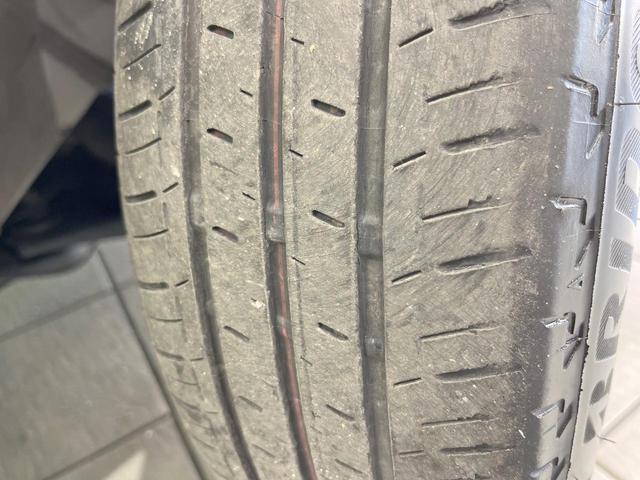 ヤリス ハイブリッドＸ　純正ナビ　バックカメラ　１００Ｖ電源　衝突被害軽減システム　レーダークルーズ　禁煙車　スマートキー　ＬＥＤヘッド　ビルトインＥＴＣ　車線逸脱警報　オートエアコン　Ｂｌｕｅｔｏｏｔｈ（26枚目）