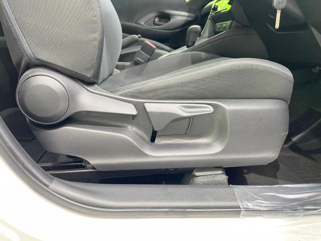 ヤリス ハイブリッドＸ　純正ナビ　バックカメラ　１００Ｖ電源　衝突被害軽減システム　レーダークルーズ　禁煙車　スマートキー　ＬＥＤヘッド　ビルトインＥＴＣ　車線逸脱警報　オートエアコン　Ｂｌｕｅｔｏｏｔｈ（50枚目）