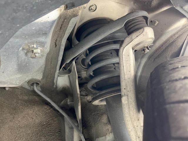 クラウン ２．５アスリート　ナビパッケージ　バックカメラ　衝突被害軽減システム　禁煙車　ハーフレザーシート　前席シートエアコン　スマートキー　ＨＩＤヘッド　ビルトインＥＴＣ　クルコン　純正１８インチアルミ　オートエアコン　Ｂｌｕｅｔｏｏｔｈ（20枚目）