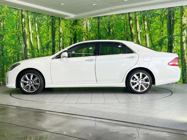 クラウン ２．５アスリート　ナビパッケージ　バックカメラ　衝突被害軽減システム　禁煙車　ハーフレザーシート　前席シートエアコン　スマートキー　ＨＩＤヘッド　ビルトインＥＴＣ　クルコン　純正１８インチアルミ　オートエアコン　Ｂｌｕｅｔｏｏｔｈ（22枚目）