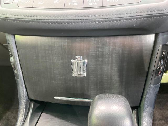 クラウン ２．５アスリート　ナビパッケージ　バックカメラ　衝突被害軽減システム　禁煙車　ハーフレザーシート　前席シートエアコン　スマートキー　ＨＩＤヘッド　ビルトインＥＴＣ　クルコン　純正１８インチアルミ　オートエアコン　Ｂｌｕｅｔｏｏｔｈ（45枚目）