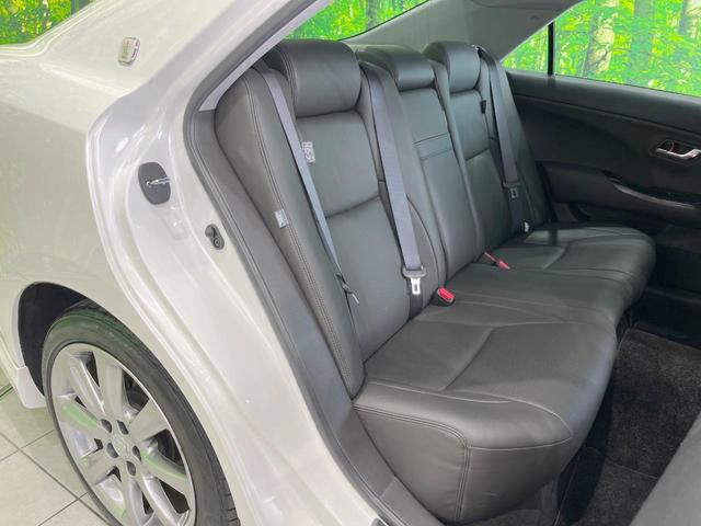 クラウン ２．５アスリート　ナビパッケージ　バックカメラ　衝突被害軽減システム　禁煙車　ハーフレザーシート　前席シートエアコン　スマートキー　ＨＩＤヘッド　ビルトインＥＴＣ　クルコン　純正１８インチアルミ　オートエアコン　Ｂｌｕｅｔｏｏｔｈ（58枚目）