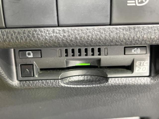 ＲＡＶ４ Ｇ　Ｚパッケージ　４ＷＤ　純正９型ナビ　バックカメラ　衝突被害軽減システム　レーダークルーズ　禁煙車　電動リアゲート　レザーシート　パワーシート　ドラレコ　コーナーセンサー　スマートキー　ＬＥＤヘッド　ビルトインＥＴＣ（6枚目）