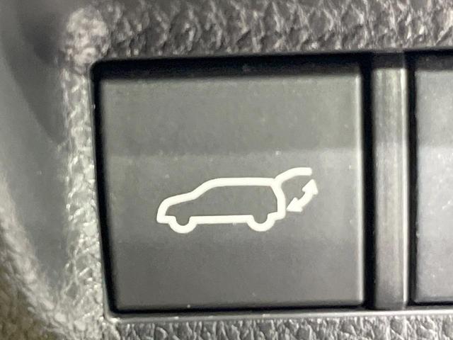 ＲＡＶ４ Ｇ　Ｚパッケージ　４ＷＤ　純正９型ナビ　バックカメラ　衝突被害軽減システム　レーダークルーズ　禁煙車　電動リアゲート　レザーシート　パワーシート　ドラレコ　コーナーセンサー　スマートキー　ＬＥＤヘッド　ビルトインＥＴＣ（7枚目）