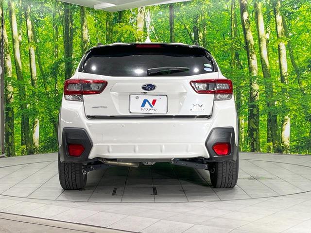 ＸＶ アドバンス　４ＷＤ　サイド・バックカメラ　衝突被害軽減システム　レーダークルーズ　禁煙車　レザーシート　ドラレコ　コーナーセンサー　スマートキー　ＬＥＤヘッド　ＥＴＣ　純正１８インチアルミ　車線逸脱警報（15枚目）