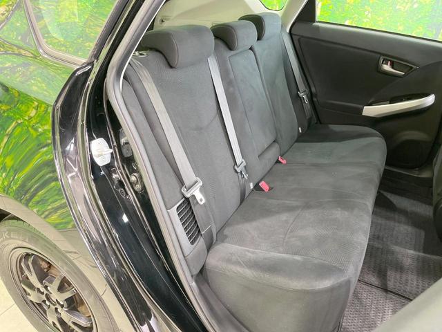 プリウス Ｓ　純正ナビ　スマートキー　ＨＩＤヘッド　ビルトインＥＴＣ　純正１５インチアルミ　オートエアコン　Ｂｌｕｅｔｏｏｔｈ　ＣＤ　ＤＶＤ再生　フルセグ　トラクションコントロール（9枚目）