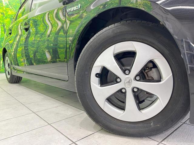 プリウス Ｓ　純正ナビ　スマートキー　ＨＩＤヘッド　ビルトインＥＴＣ　純正１５インチアルミ　オートエアコン　Ｂｌｕｅｔｏｏｔｈ　ＣＤ　ＤＶＤ再生　フルセグ　トラクションコントロール（13枚目）