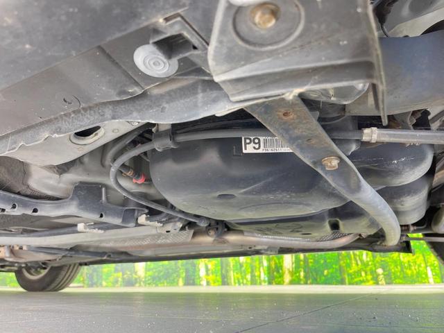 プリウス Ｓ　純正ナビ　スマートキー　ＨＩＤヘッド　ビルトインＥＴＣ　純正１５インチアルミ　オートエアコン　Ｂｌｕｅｔｏｏｔｈ　ＣＤ　ＤＶＤ再生　フルセグ　トラクションコントロール（21枚目）