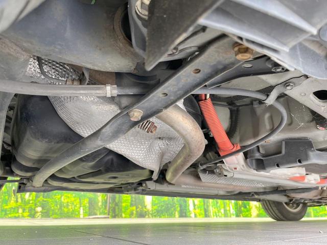 プリウス Ｓ　純正ナビ　スマートキー　ＨＩＤヘッド　ビルトインＥＴＣ　純正１５インチアルミ　オートエアコン　Ｂｌｕｅｔｏｏｔｈ　ＣＤ　ＤＶＤ再生　フルセグ　トラクションコントロール（22枚目）